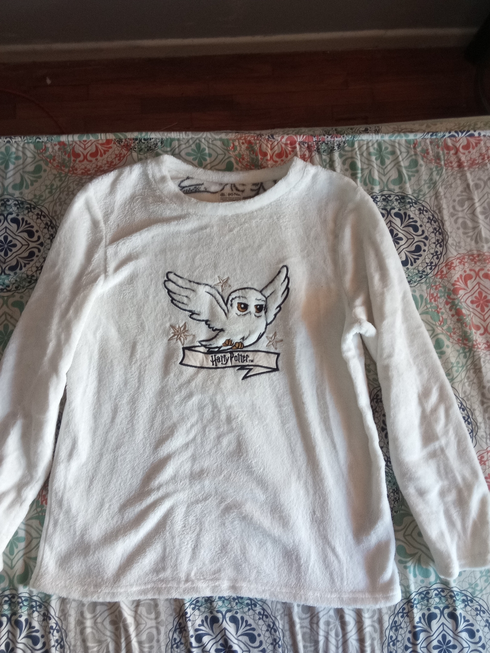 Warner Bros. White Girls' Fleece Top with Hedwig Graphic